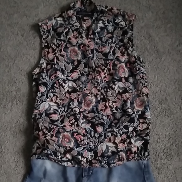 Jones NY SIGNATURE Faux Wrap - Picture 2 of 4